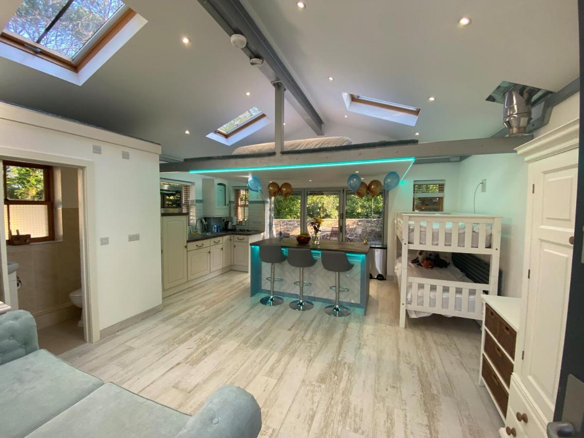 Apartment Modern Studio In Plympton *